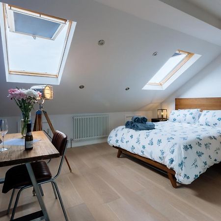 לונדון Luxury And Bright Bedrooms In Queens Park מראה חיצוני תמונה