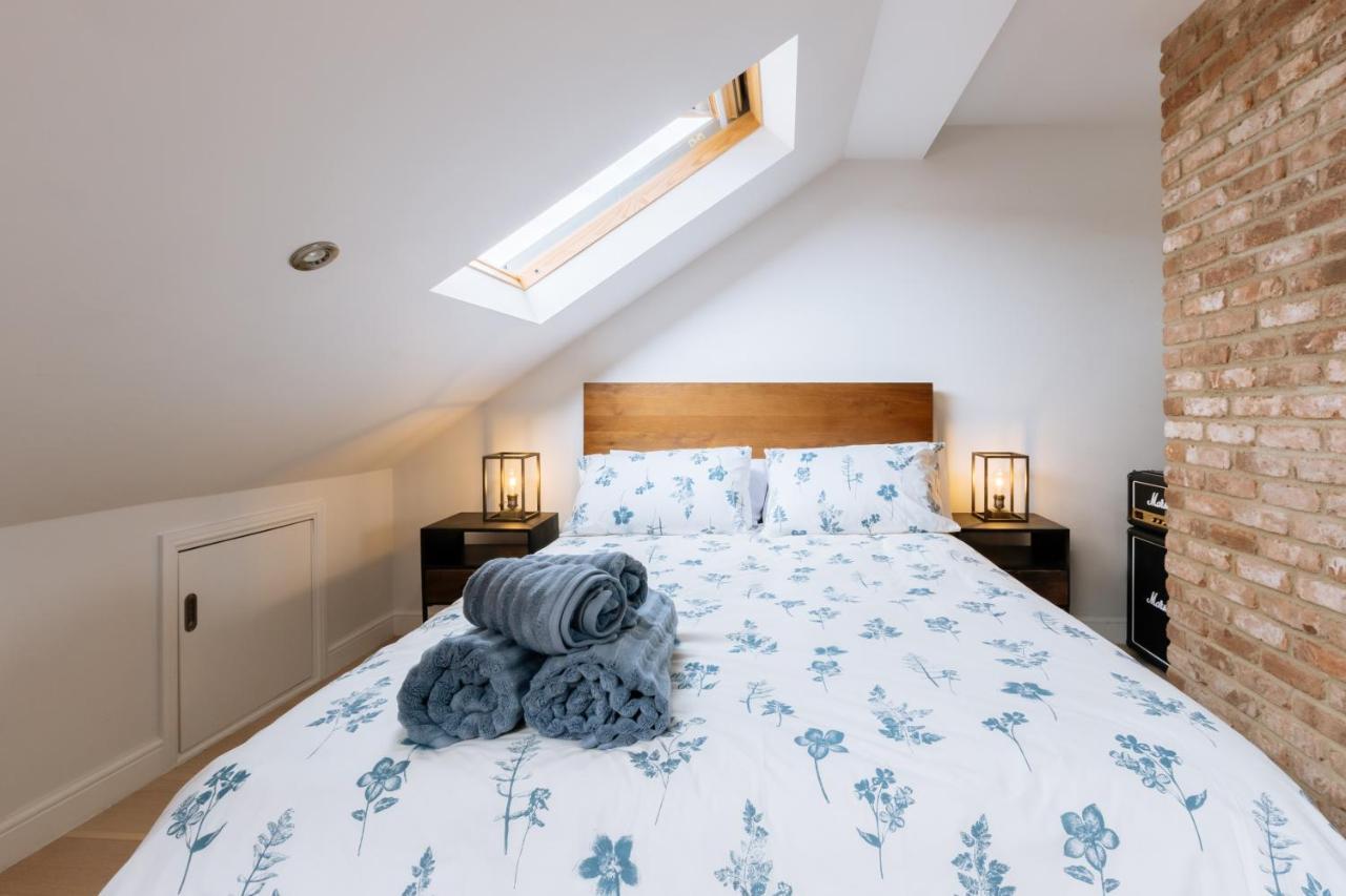 לונדון Luxury And Bright Bedrooms In Queens Park מראה חיצוני תמונה
