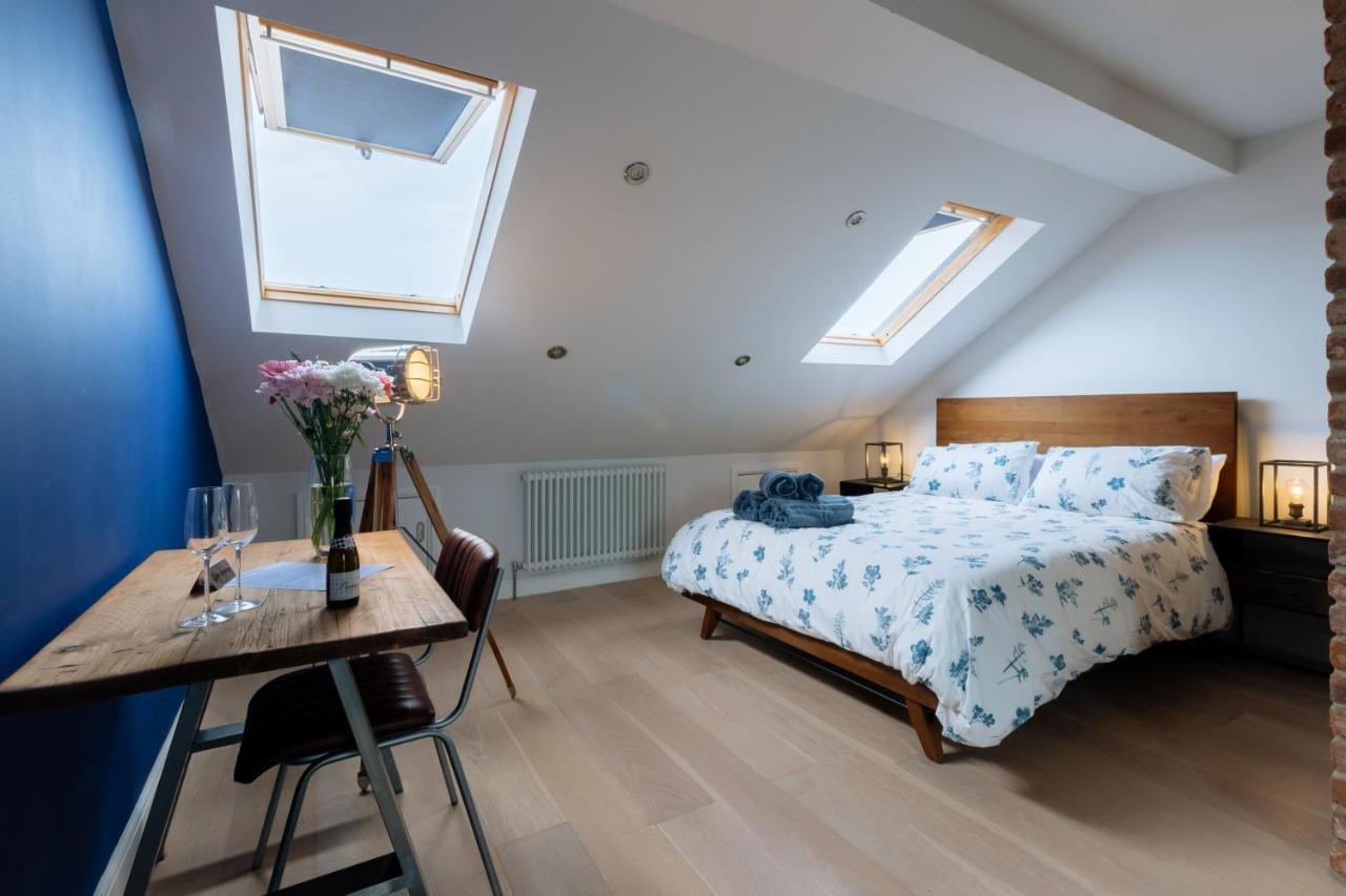 לונדון Luxury And Bright Bedrooms In Queens Park מראה חיצוני תמונה
